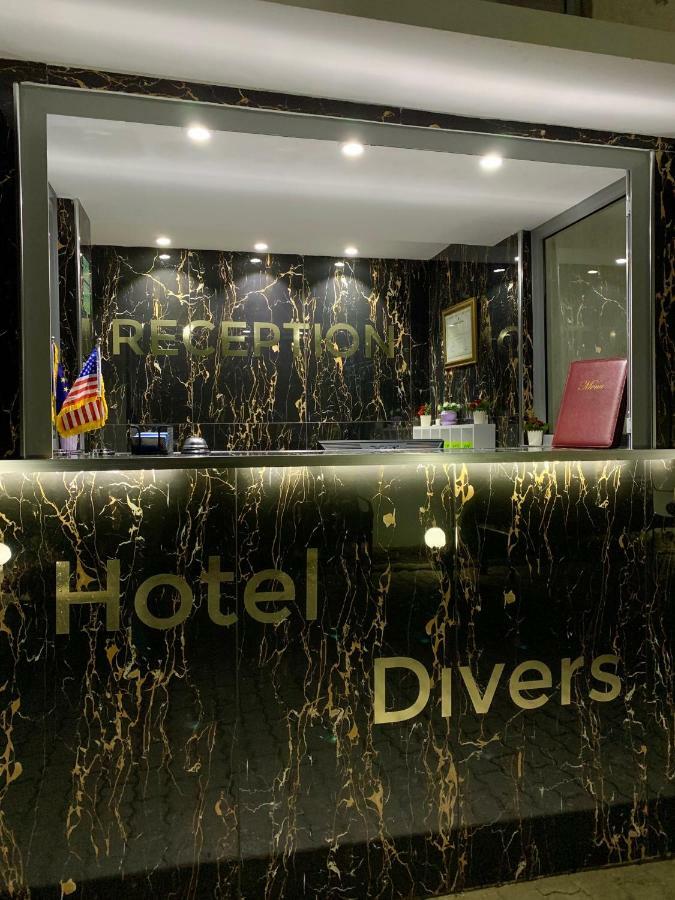Divers 3*
