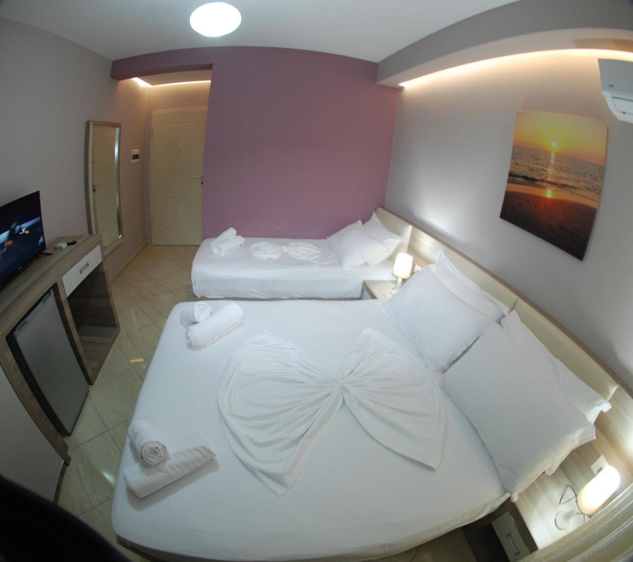Hotel Divers Radhimë